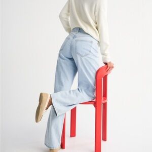 Abercrombie Curve Love High Rise Loose Jean - 29/8R